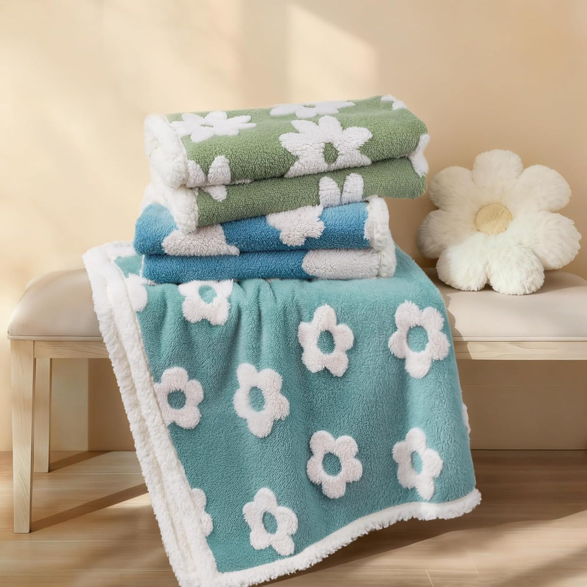 Luciphia Waterproof Dog Blanket for Small Dogs Cats Soft Reversible Fleece