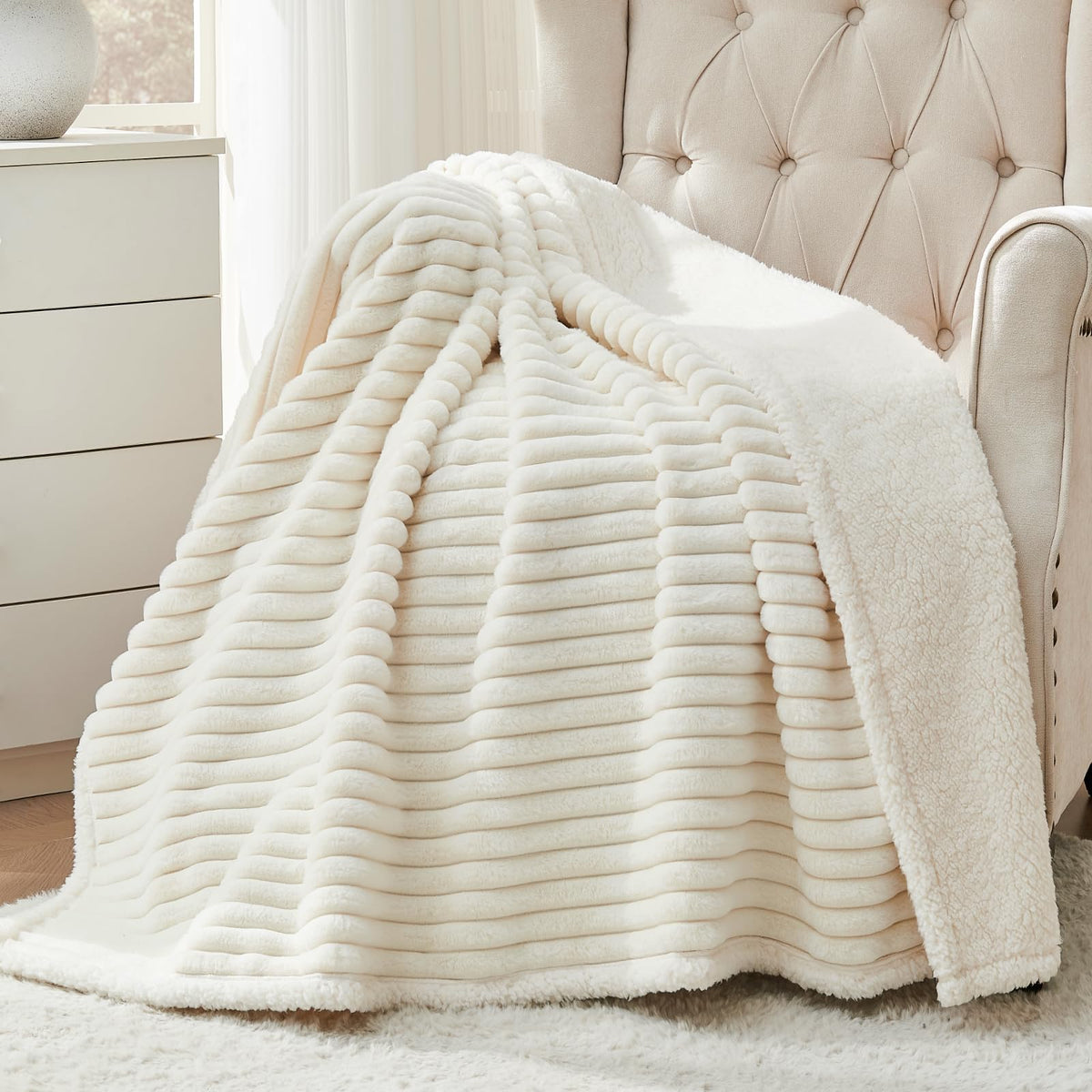 Qeils Dog & Cat Blankets - Waterproof Washable - Sherpa, Plus Plush Reversible, 25"X30", Grey Paw Print
