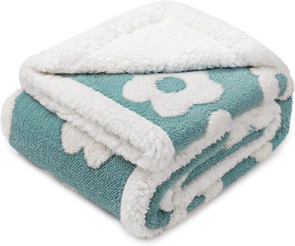 Luciphia Waterproof Dog Blanket for Small Dogs Cats Soft Reversible Fleece