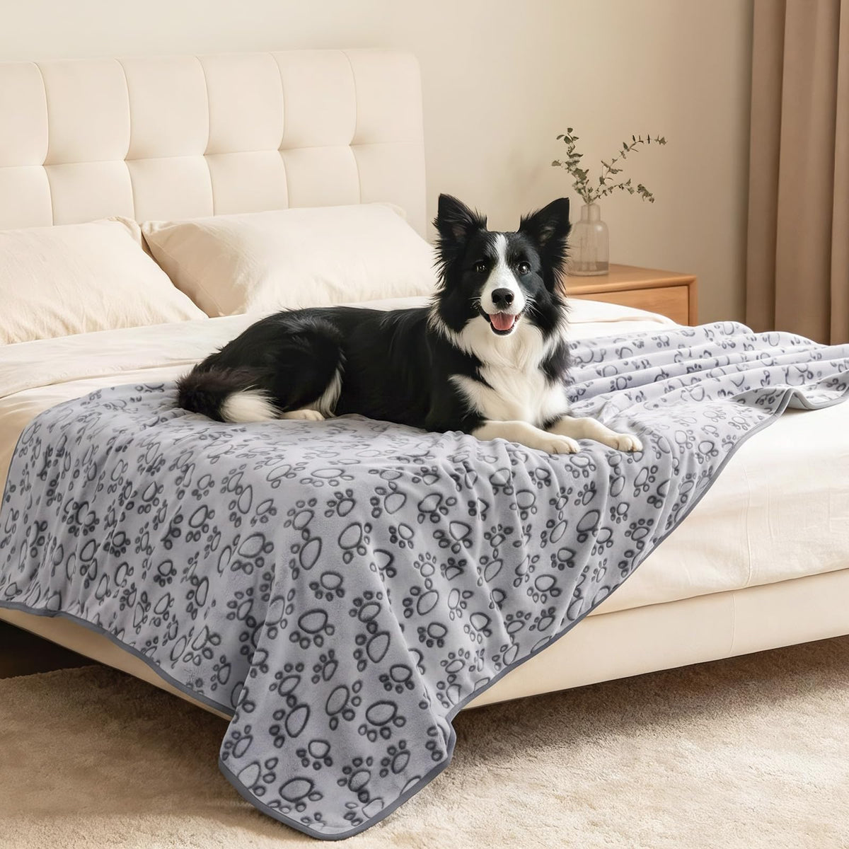 Luciphia Fluffy Paw Print Dog Blanket Large/Medium/Small, Soft Fleece Throw