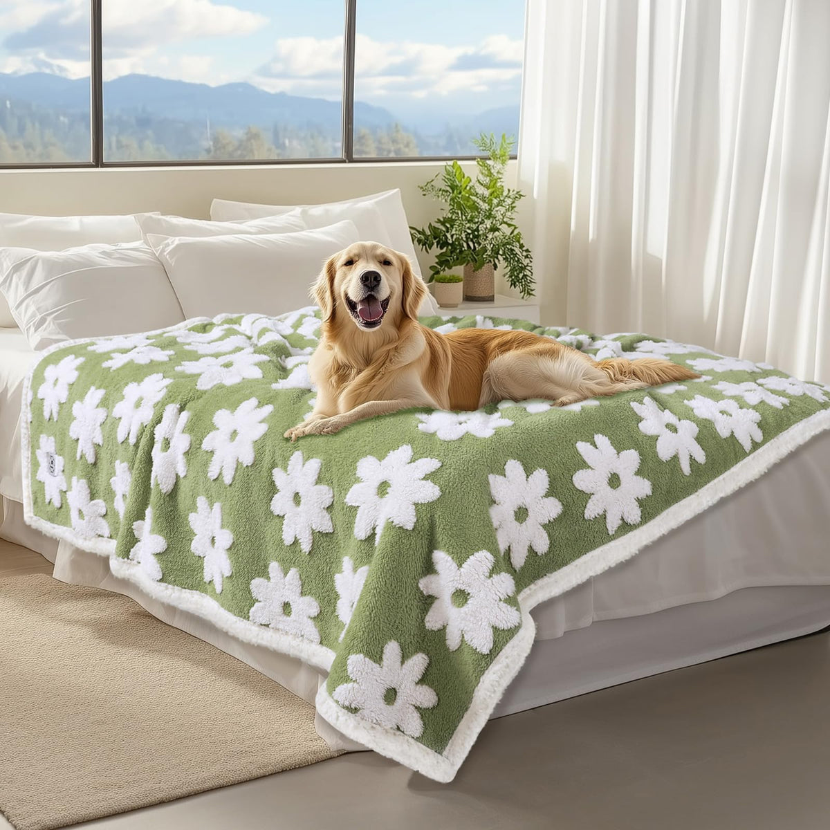 Luciphia Waterproof Dog Blanket for Small Dogs Cats Soft Reversible Fleece