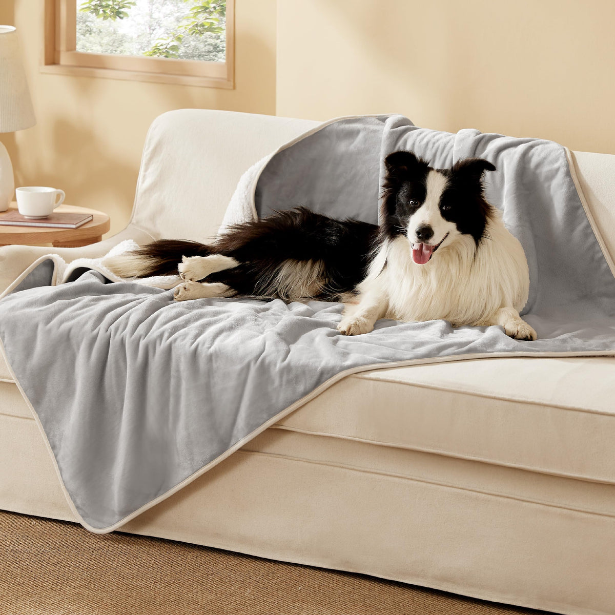 Bedsure Waterproof Dog Blankets for Large Dogs Sherpa Fleece Throw, 40X50